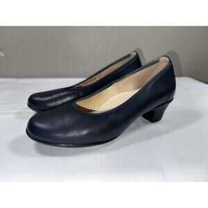 Womens 8 M SAS Milano Pumps Slip On Shoe Low Block 1.5" Heel Navy Blue Leather